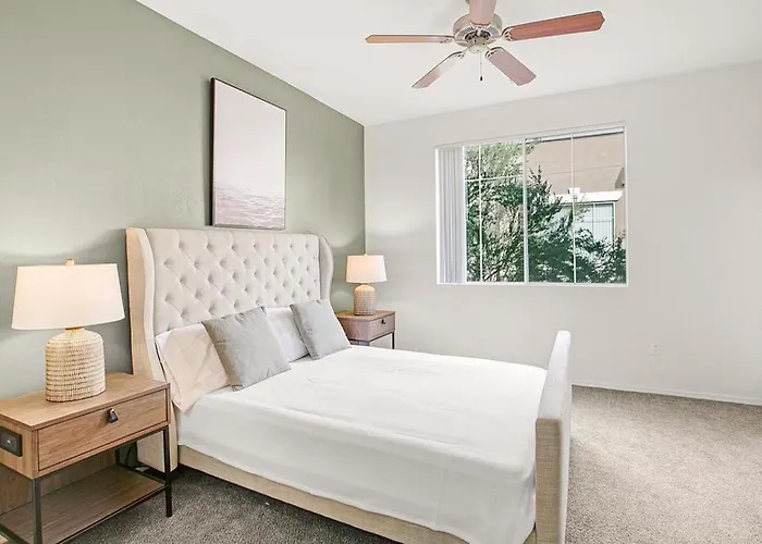 Landing Modern With Amazing Amenities *