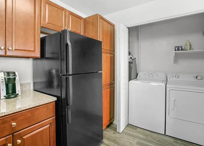 Landing Modern With Amazing Amenities Apartment