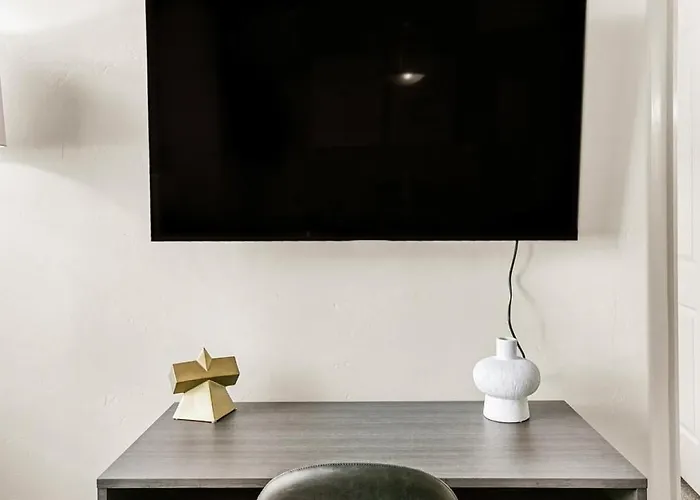 Landing Modern With Amazing Amenities Apartment *