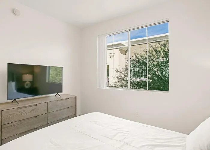 Landing Modern With Amazing Amenities Apartment Tucson